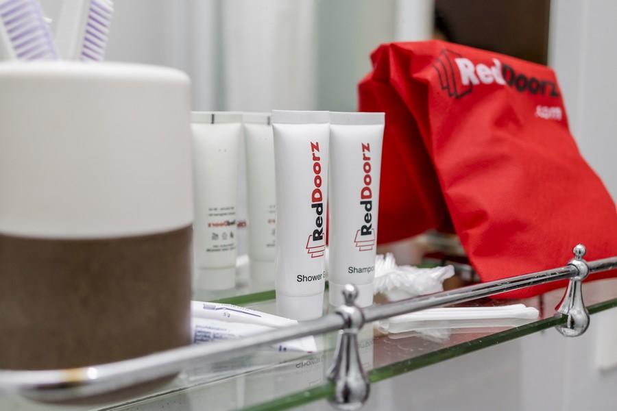 Reddoorz Plus Near Semanggi Jakarta Ngoại thất bức ảnh