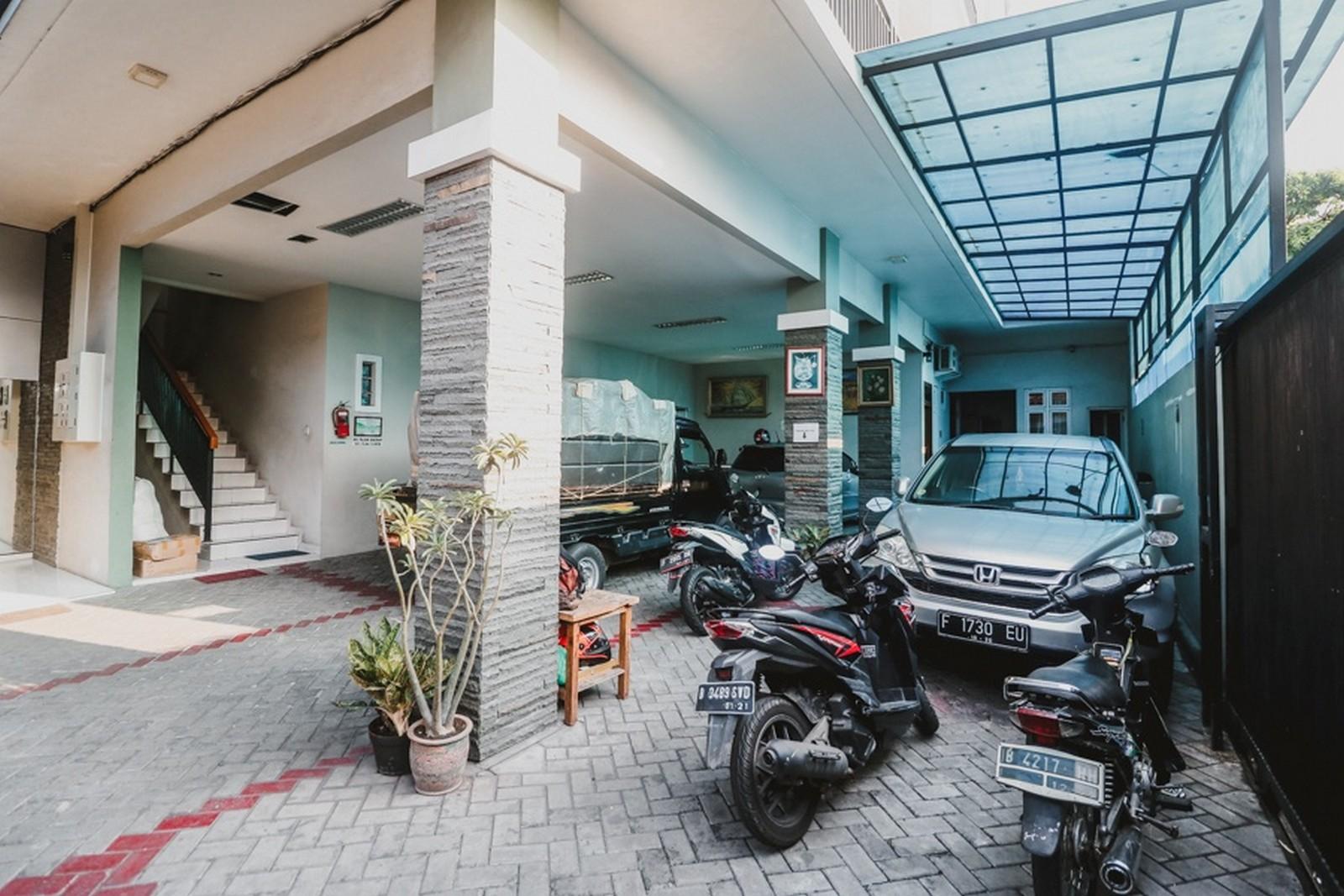 Reddoorz Plus Near Semanggi Jakarta Ngoại thất bức ảnh