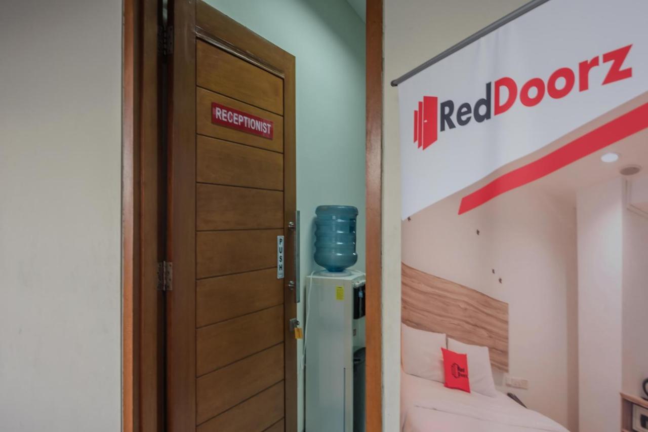 Reddoorz Plus Near Semanggi Jakarta Ngoại thất bức ảnh