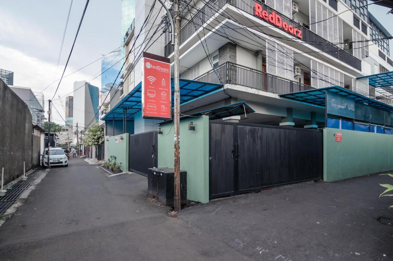 Reddoorz Plus Near Semanggi Jakarta Ngoại thất bức ảnh